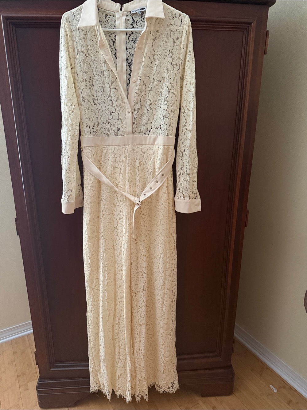 FashionNova Cream Lace Long Sleeve jumpsuit size XL